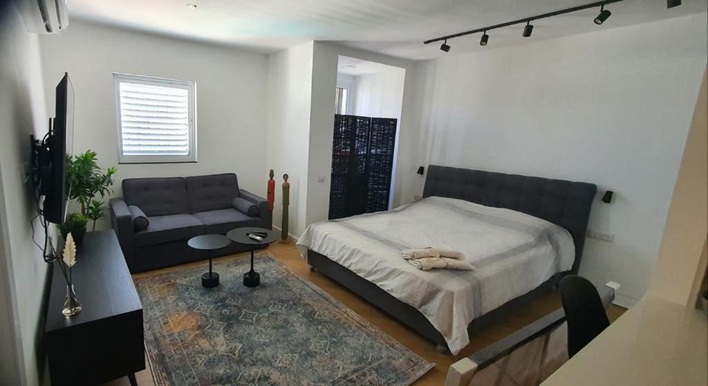 Sunshine Suites By The Sea Eilat 3 Min Walk To The Beach Buitenkant foto